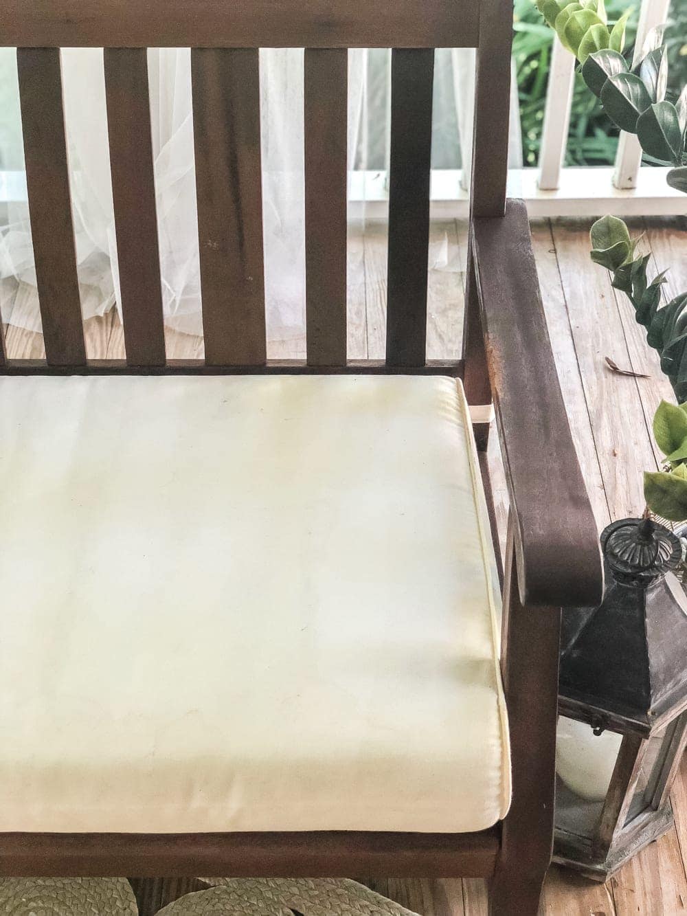 How to Restore Outdoor Wood Furniture | blesserhouse.com - How to make your dry, worn out wood furniture look like new and how to thoroughly clean outdoor cushions. #outdoorfurniture #restorewood