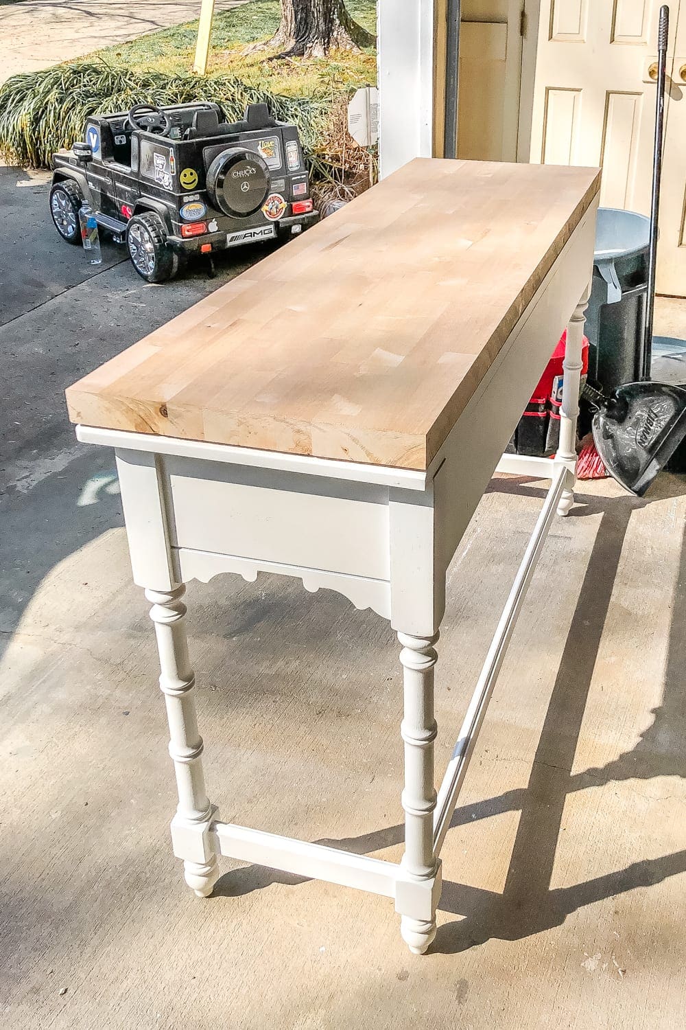 How to Turn a Console Table Into a Bathroom Vanity | blesserhouse.com - A tutorial for how to reconstruct a console table to repurpose as a bathroom vanity and leave drawers functional underneath sinks. 
