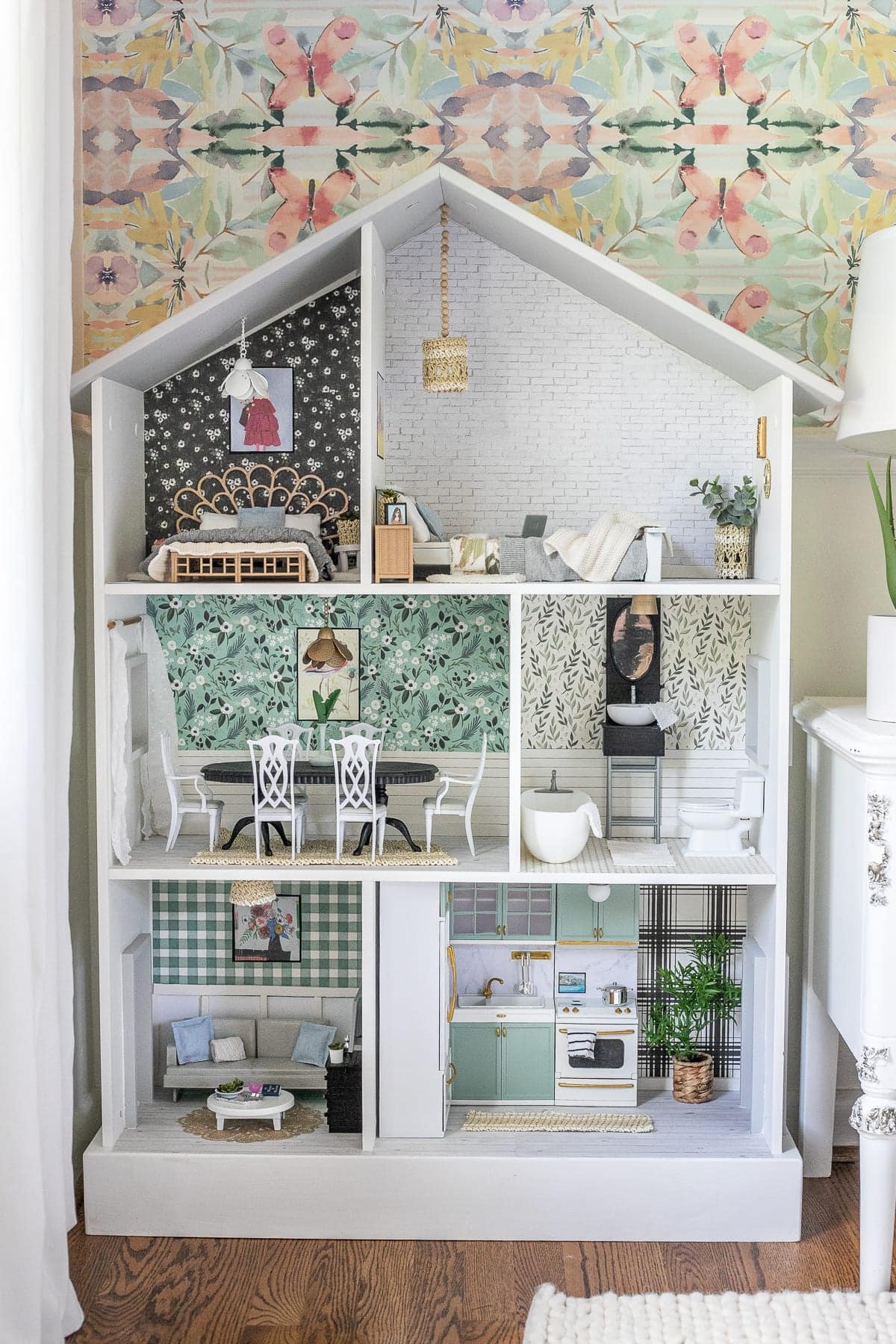 DIY dollhouse using items from around the house