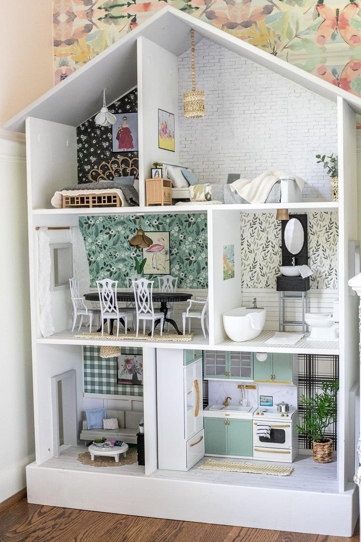 Barbie dollhouse makeover