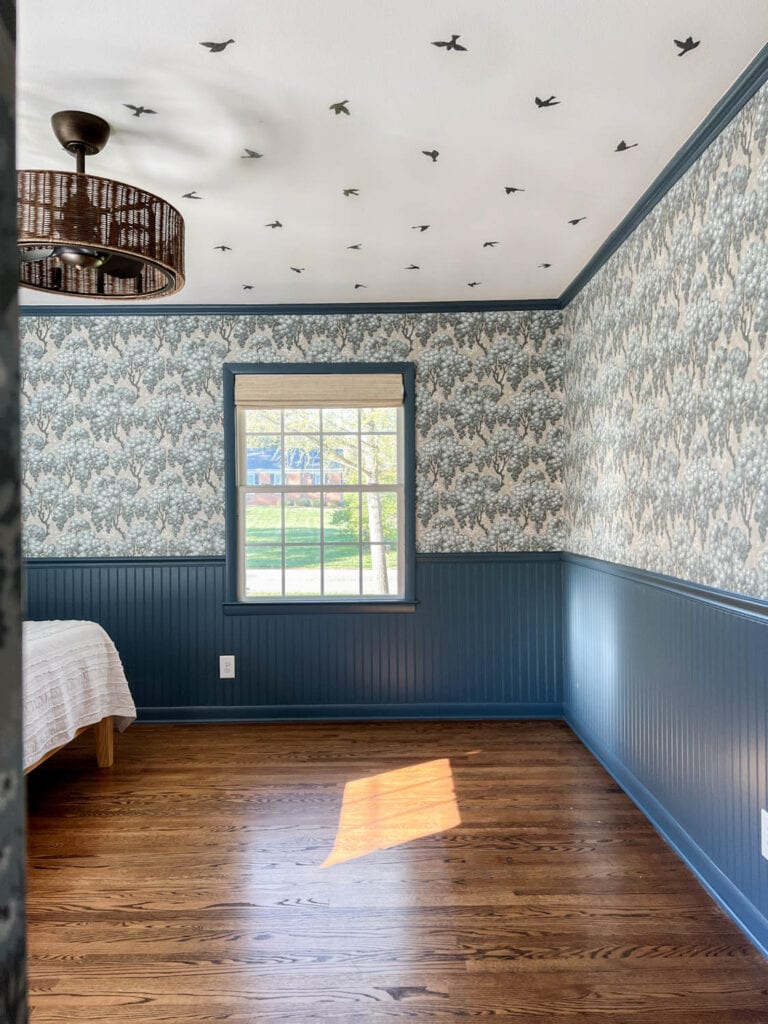 bird wallpaper ceiling in a bedroom using vinyl sticker decals