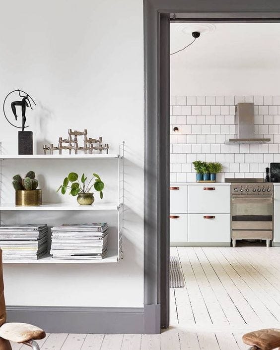 A round-up of taupe and gray trim paint inspirations for a modern-meets-classic look and the best paint colors to pull it off. #graytrim #taupetrim