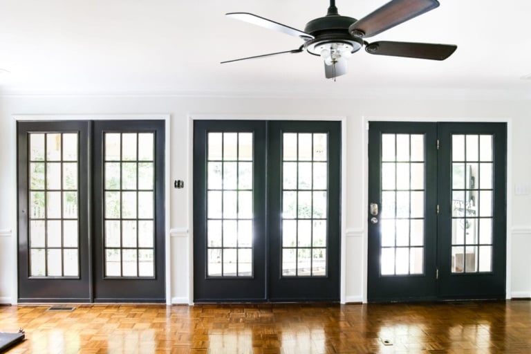Living Room Makeover – High Contrast Paint