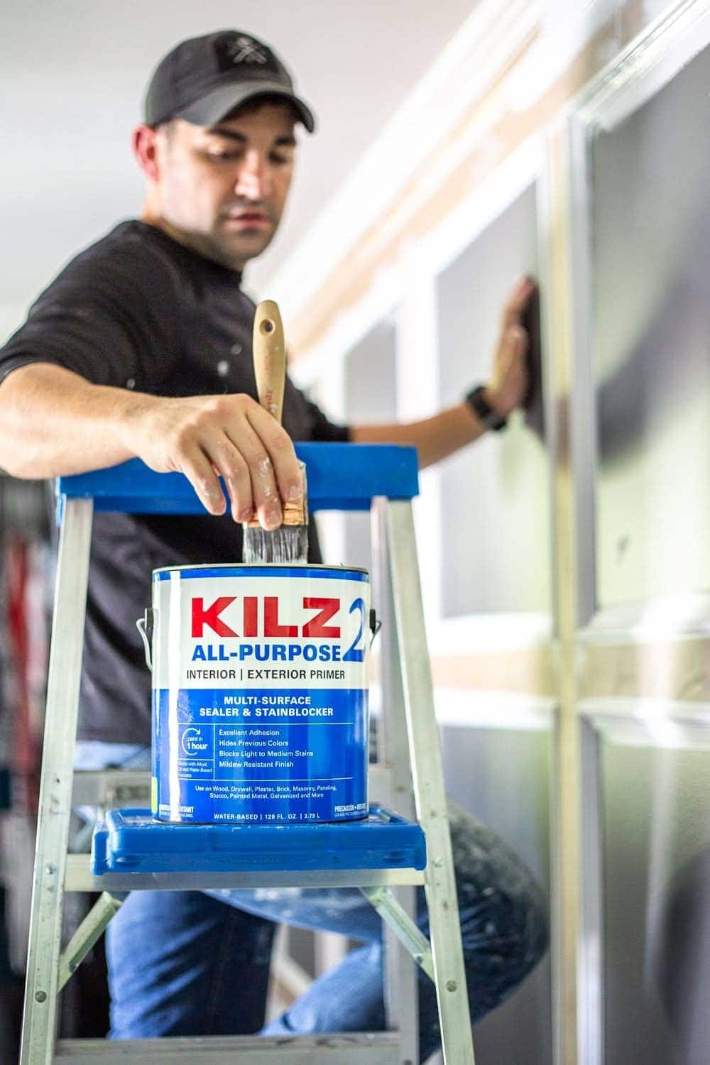 5 rules about primer and paint we wish we had known as beginner DIYers and how to create a paint finish on walls, doors, trim, and moldings that last. | Master Bedroom Refresh with Kilz®
