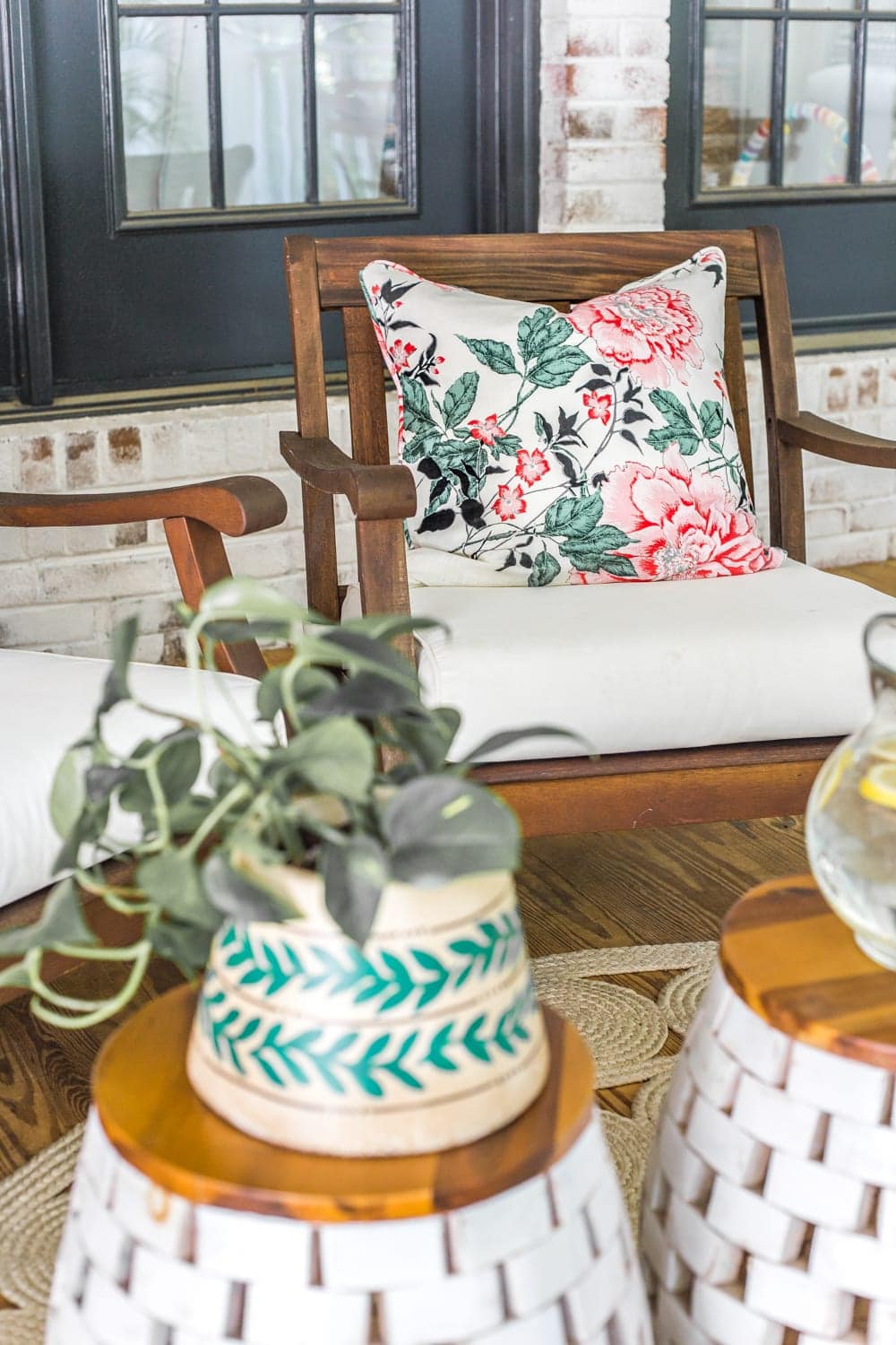 How to Restore Outdoor Wood Furniture | blesserhouse.com - How to make your dry, worn out wood furniture look like new and how to thoroughly clean outdoor cushions. #outdoorfurniture #restorewood