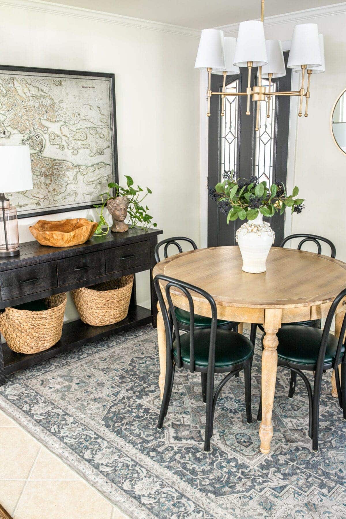 Ruggable rug under a dining table