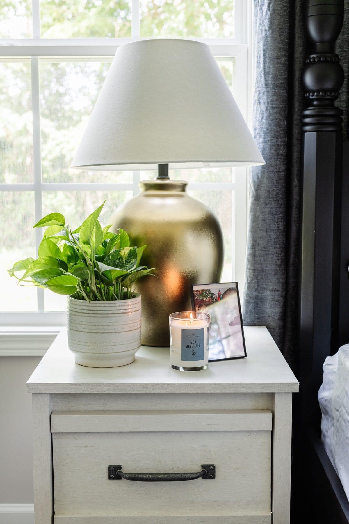 lamp makeover using brass spray paint