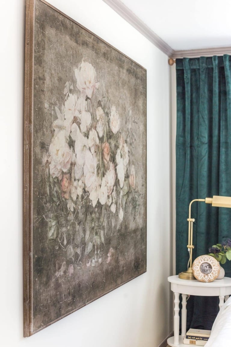 Vintage Chic Statement Art in the Guest Bedroom
