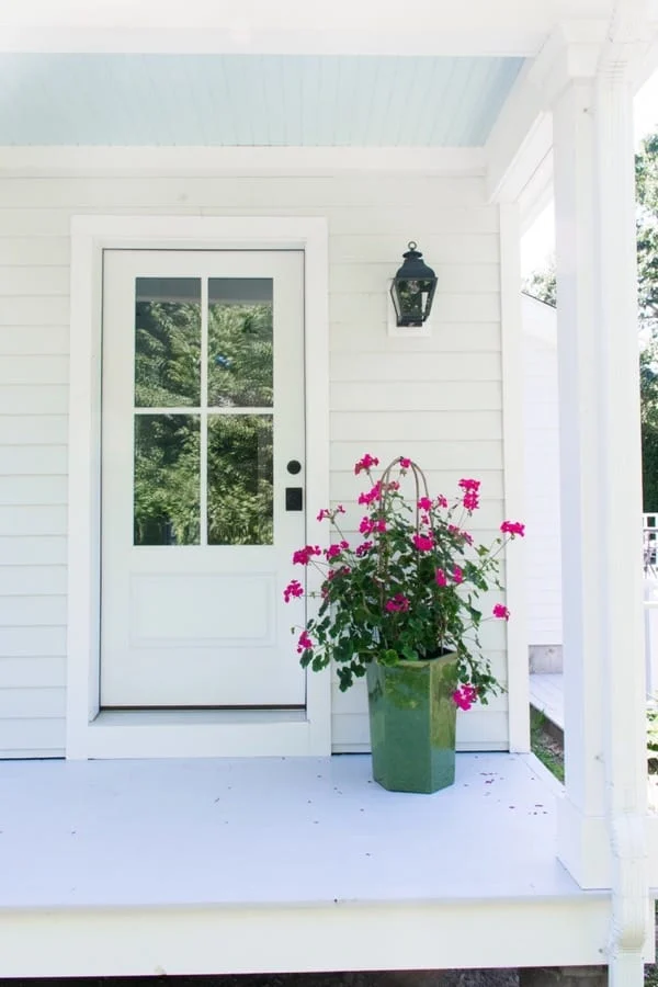 side porch with blue ceiling
